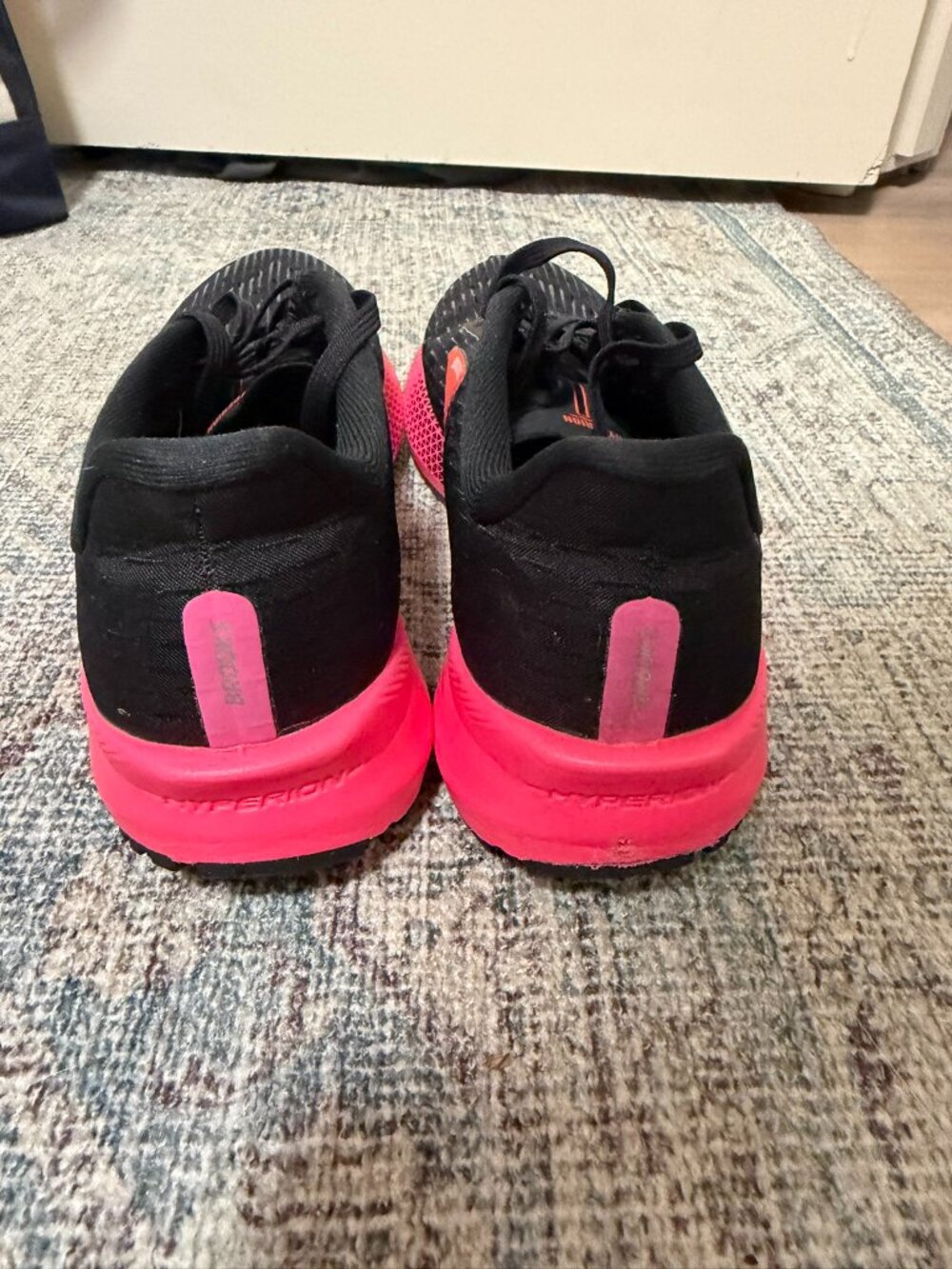 Brooks Hyperion Tempo - Black/Pink/Hot Coral - Picture 3 of 5